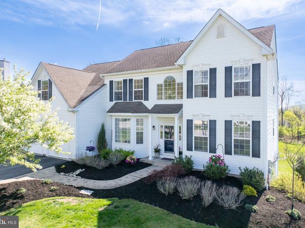 308 Hidden Creek Dr, Downingtown, PA 19335