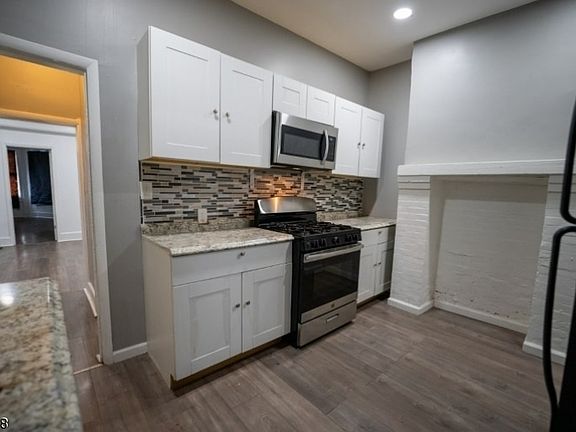 5th image of 226 Fairmount Ave #1