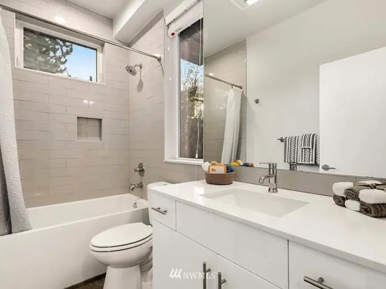 9734A Woodlawn Ave N #1 — Photo 22
