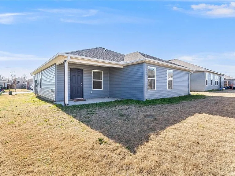 980 E Starling St — Photo 25