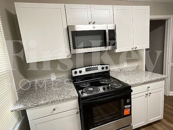 5th image of 2668 Hood Ave NW
