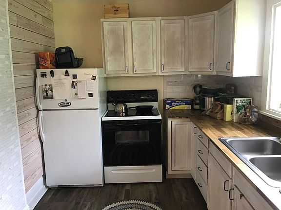 2nd image of 814 N Bertrand St
