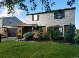 16 Bahama Ln, Cheektowaga, NY