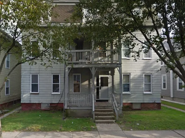 126-128 Beech St, Holyoke, MA 01040