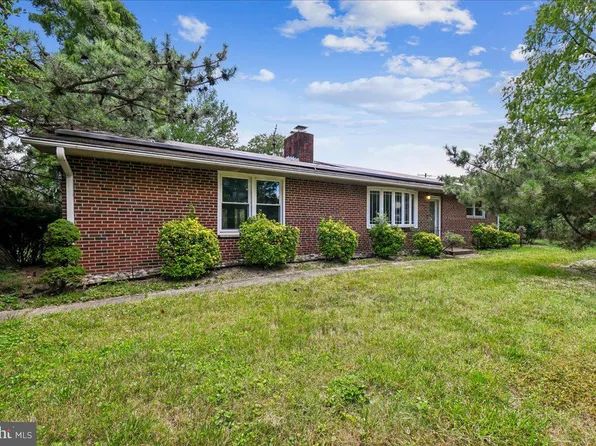 8830 Bluffwood Ln, Fort Washington, MD 20744