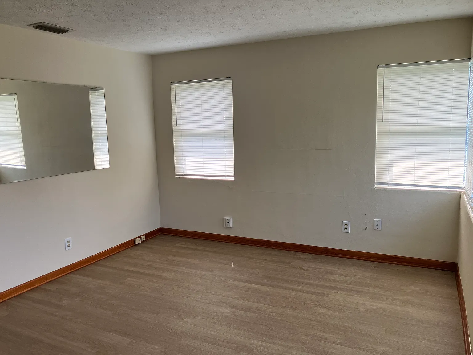 3 bed, 1240 sqft, $1,500 — Photo 3