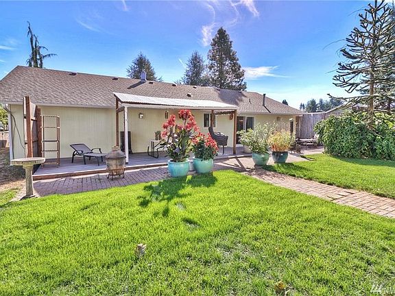 3rd image of 5521 Mount Tahoma Ct SE
