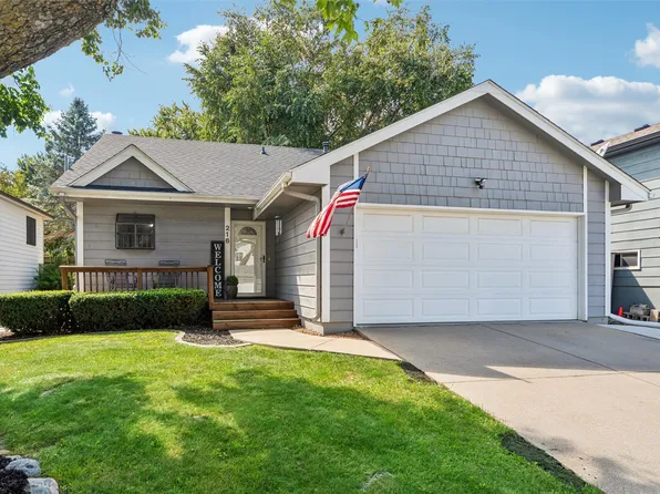 216 23rd St, West Des Moines, IA 50265