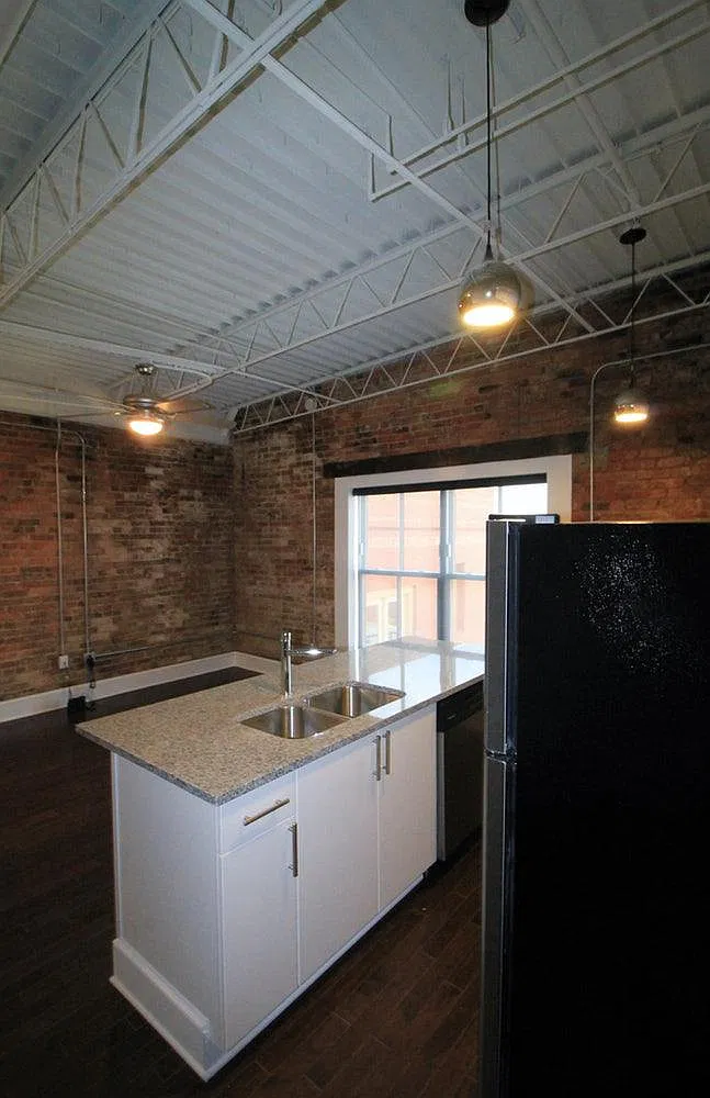 Studio, 550 sqft, $1,050 — Photo 1