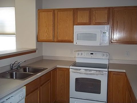 3rd image of 950 Providence Dr