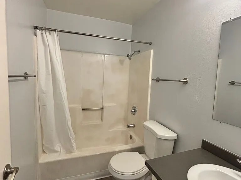 2649 Marengo St — Photo 16