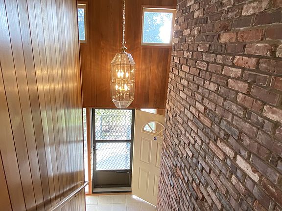 5th image of 4115 SW Iowa St