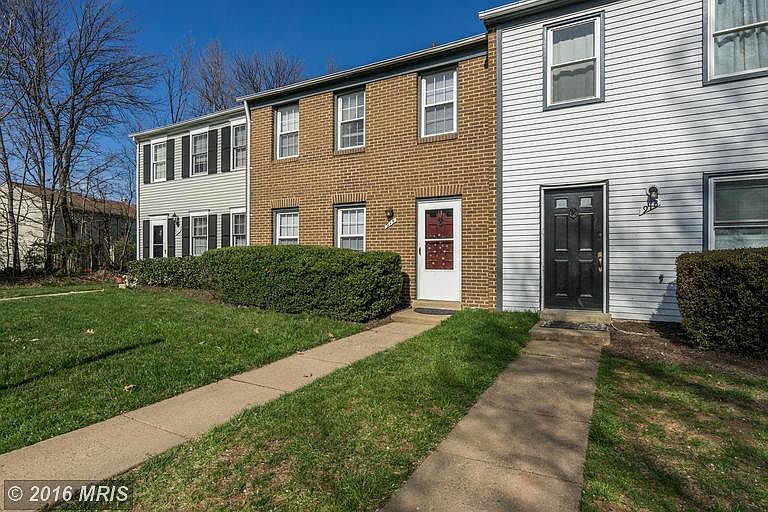 1st image of 915 Cheshire Ct