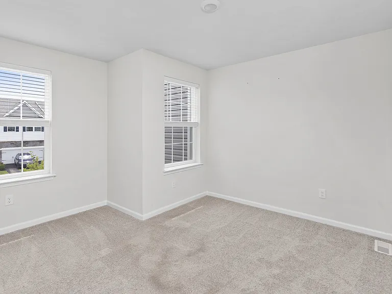 44 Marion Ave — Photo 18