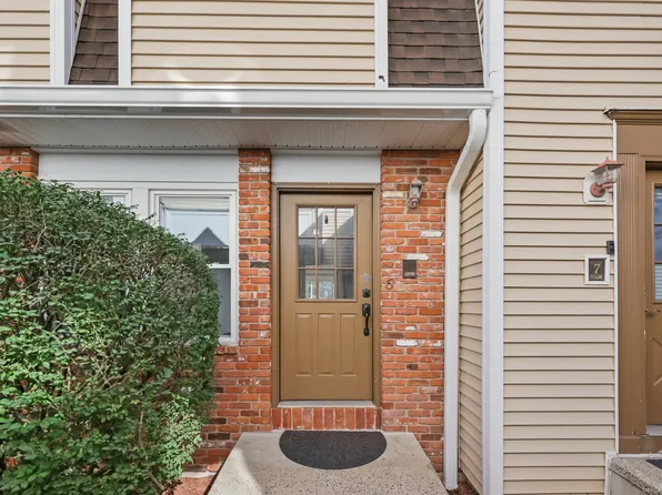 95 Columbus Place APT 6, Stamford, CT 06907