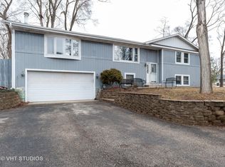 25950 W Kathryn Dr, Antioch, IL 60002