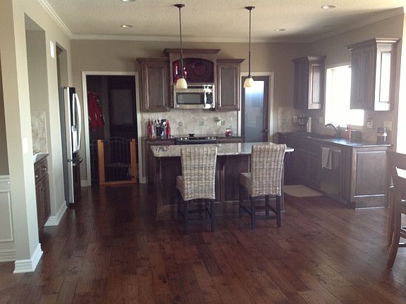 Kitchen w/ Walk-in Pantry
