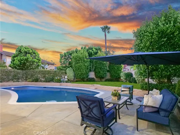 16681 Baruna Ln, Huntington Beach, CA 92649