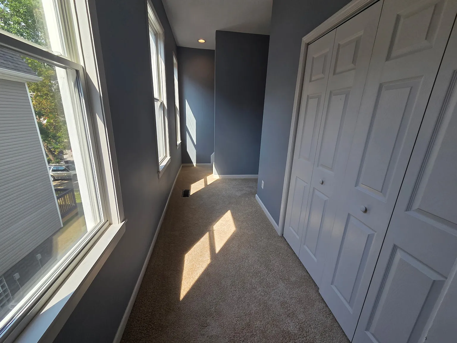 4 bed, 2.5 bath, 2299 sqft, $2,500 — Photo 4
