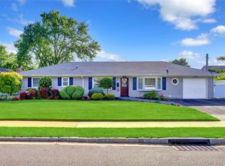 21 Greatwater Ave, Massapequa, NY 11758