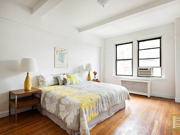 4th image of 140 E 81st St APT 12D