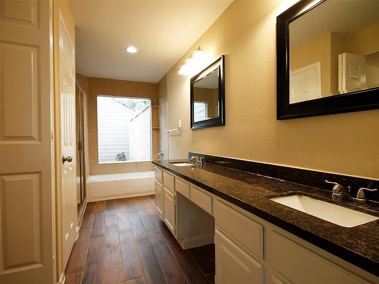 11615 Glenwolde Dr — Photo 13