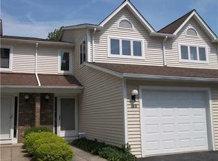 160 Southwick Ct, Rochester, NY 14623