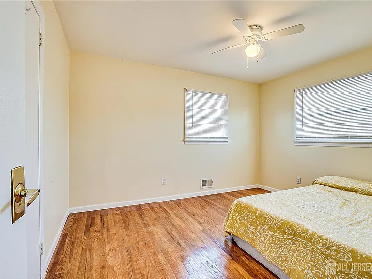 79 Beechwood Ave — Photo 27
