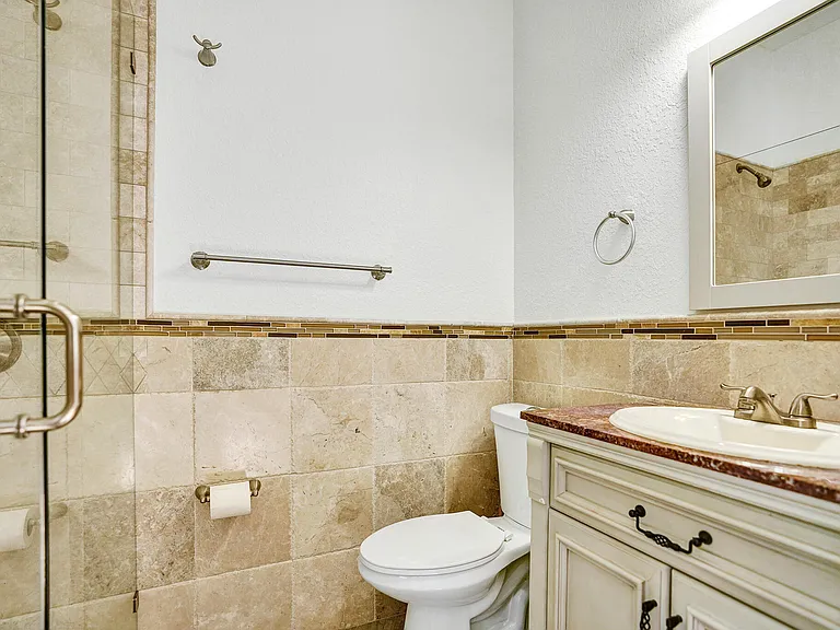 785 NE 71st St — Photo 34