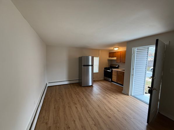 2401 W 2nd St APT 4