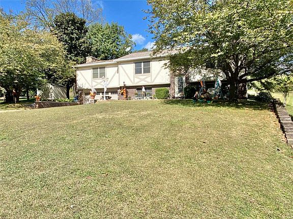 3rd image of 14 Arnold Dr