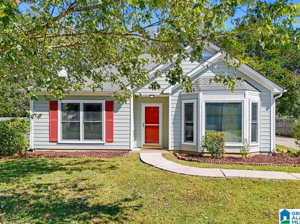 8372 Cahaba Crossing Cir, Leeds, AL 35094