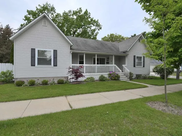 316 Rose St, Traverse City, MI 49686