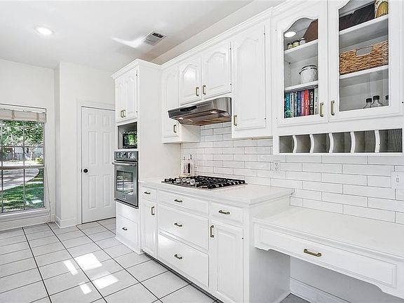 2nd image of 203 Whitman Ln