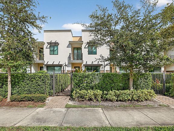 3rd image of 1402 SW 4th Avenue #1402