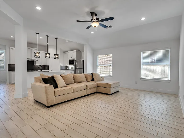 21330 Groundnut Ct — Photo 2