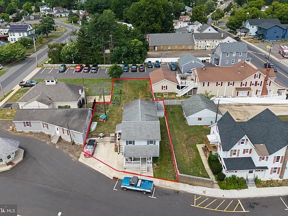 5th image of 1 Lakeview Dr
