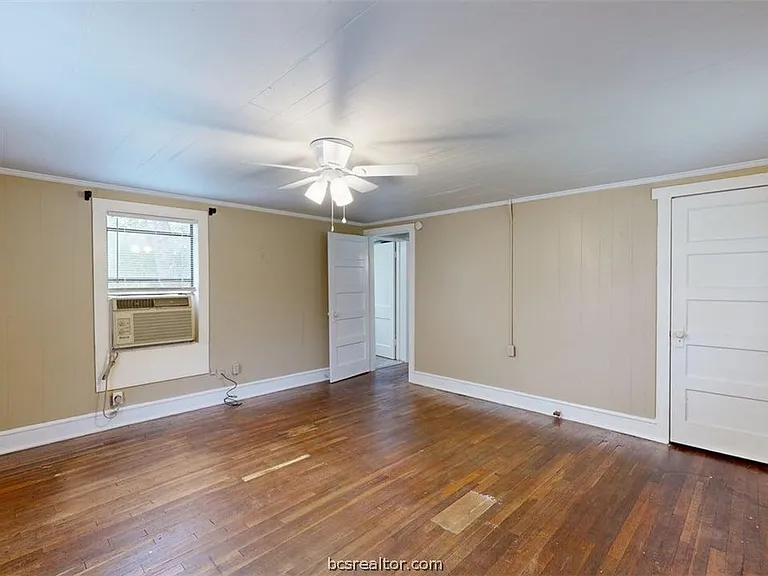 303 Montclair Ave — Photo 12