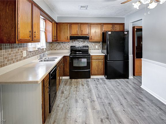 2nd image of 7436 Pine River Ct #C52