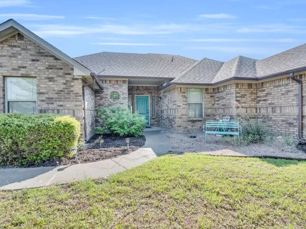 132 Meadow Glen Dr, Waxahachie, TX 75165