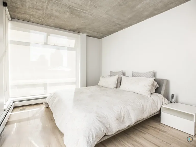 1111 Marinaside Cres #THN — Photo 13