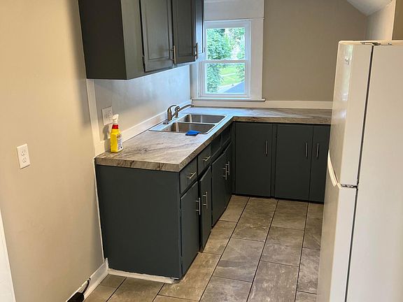 2nd image of 701 N West Ave #1/2