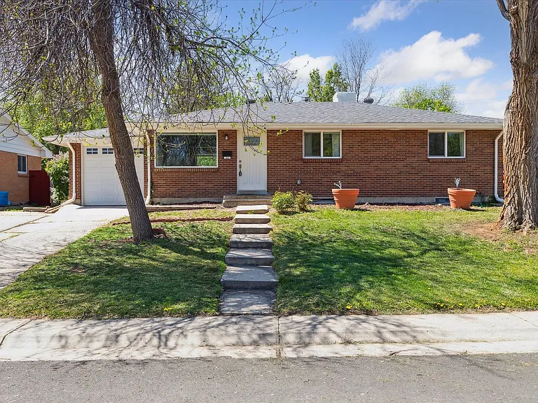 269 Beryl Way — Photo 1