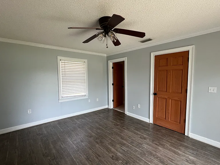 5104 Danieli Dr N — Photo 9