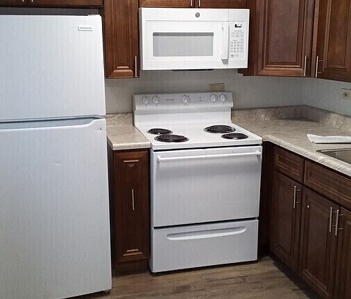 3rd image of 817 E Washington St APT 7