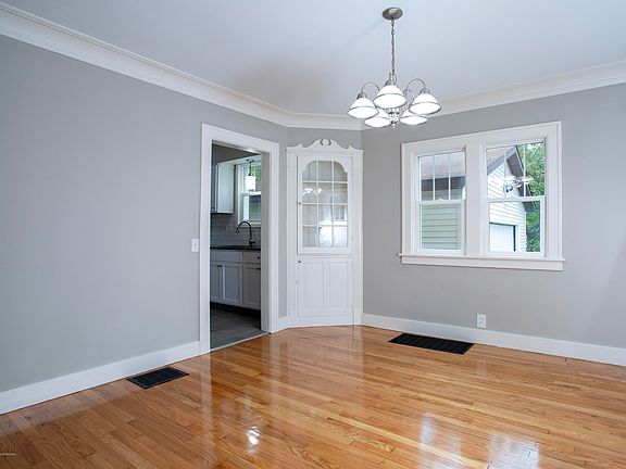 5th image of 1330 Calvin Ave SE