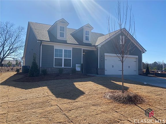 3rd image of 384 Glenside Drive #75