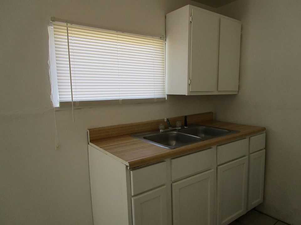 2nd image of 707 1/2 Fillmore St
