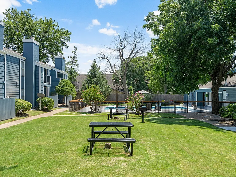Harper's Lodge Apartments - Don't Miss Out Save Up to $300 When You Move In! — Photo 11