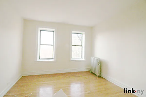 Rented by Link NY Realty | media 4